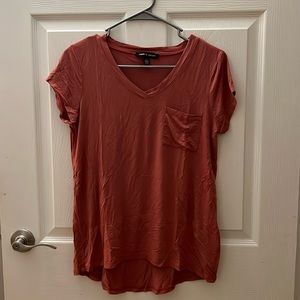 EUC Cable&Gauge burnt orange v-neck tshirt